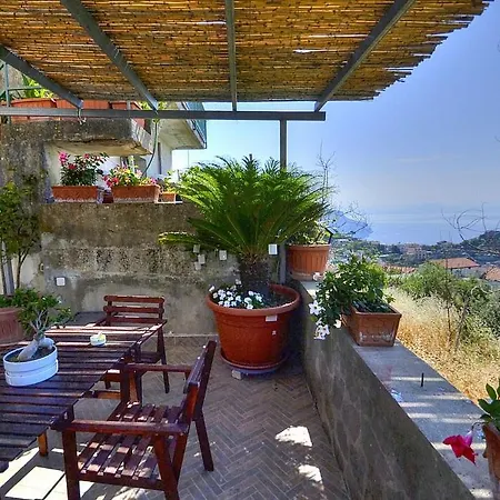 Holiday Sleeps 4 With Air Con *